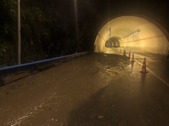 �賿��������Ͷ��·�����Є�(d��ng)