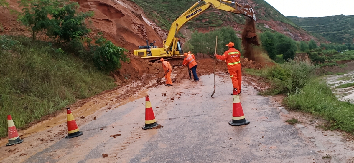 �L(f��ng)���������U(xi��n)��ͨ·����һĨ�ټt