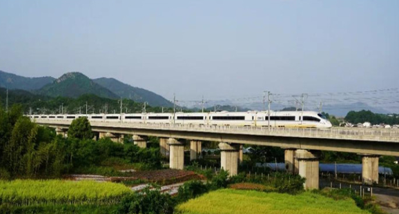 �l(f��)�]��(ji��)�ܭh(hu��n)���ľGɫ�F·��(y��u)��