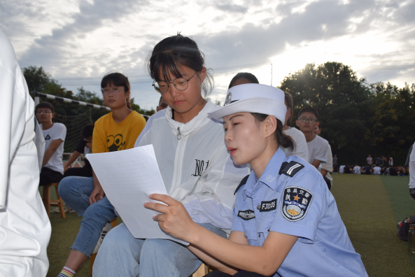 ݷ�h�����M(j��n)У�@���v��ͨ��ȫ����һ�n��