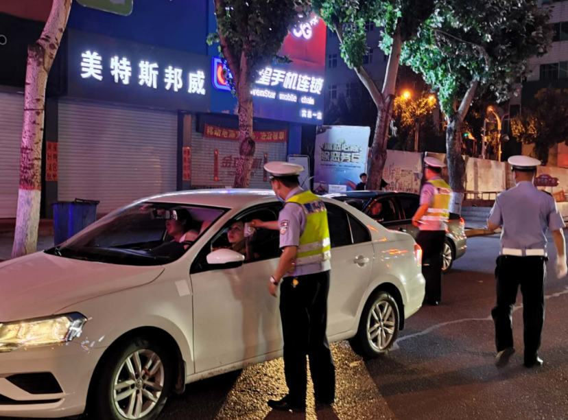 �������e�h�����ֽ������һ���@18�����{�ˆT