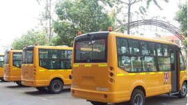 �����S��һ�׃��@У܇(ch��)�c؛܇(ch��)��ײ ��4������9���܂�