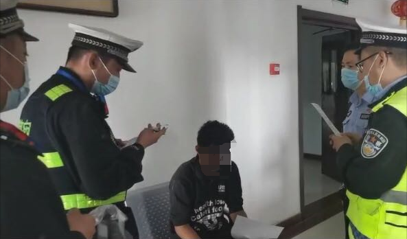 �ӱ�������������һƿơ�ơ��ɾ��{����·�������t