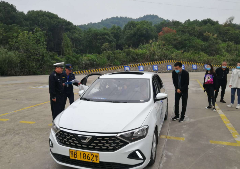 �����Sʯ�۽���(li��n)���\(y��n)�����M(j��n)�{У�_չ��ͨ��ȫ����