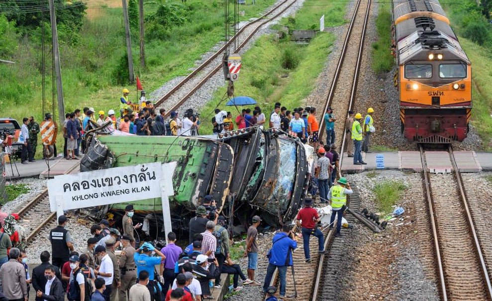 ̩���в���܇�c��ʿ��ײ��17��30��