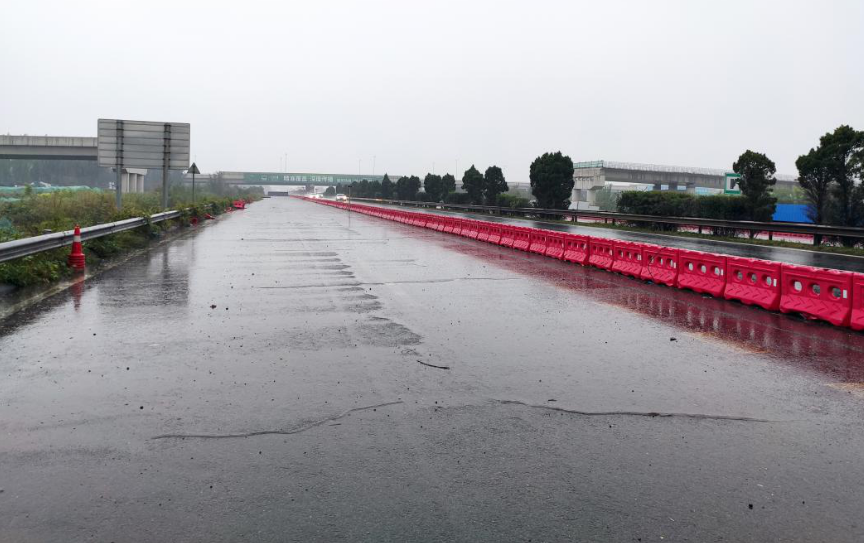 ���A�������� |�н���ͨ���˾���O�߈���һ����ƽ��