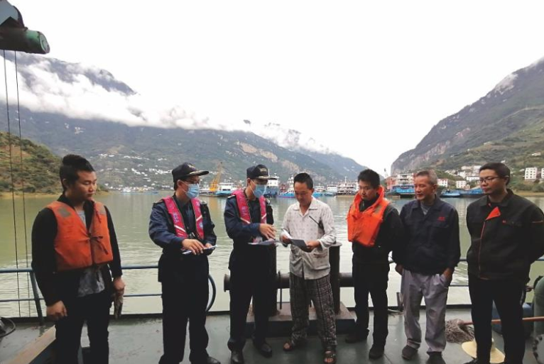 �˲����¾��_չ �����ý�ͨ�����¡����