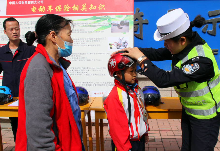 ɽ���R�:����(li��n)�� �_չ���I���U(xi��n)���^������(zh��ng)�������T���ߡ����(d��ng)