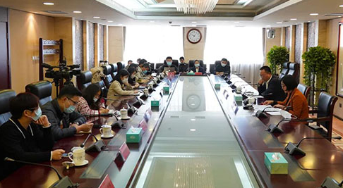 �҇����f���b�Gɫ����ȡ�÷e�O�M(j��n)չ