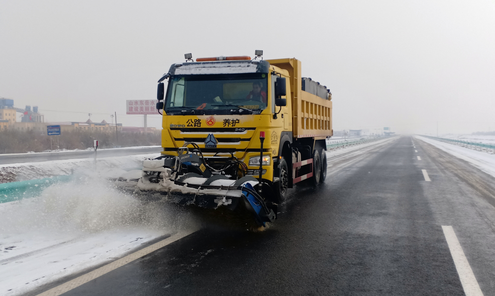 �½�����ʲ��·ɯ܇�־���ѩ��������ͨ