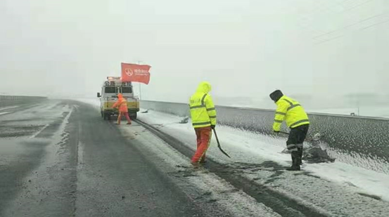 ���K���ϣ���·���c��ѩ����(zh��n)����ͨ