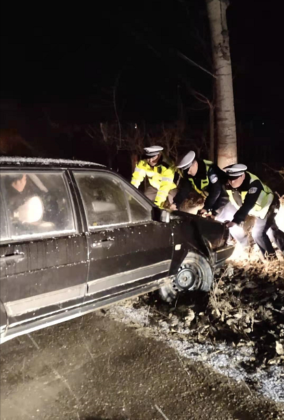 ɽ�|ݷ�h���L(f��ng)ѩ���콻���e��ů����