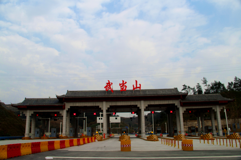 ���y�����䮔(d��ng)ɽ��ͨͨ�^�������