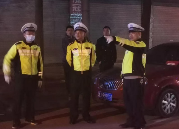 ���ϰ��l(xi��ng)�����(du��)�L(zh��ng)��������һ��ҹ�鹤��