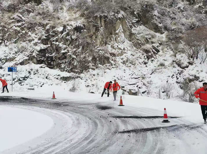 �R�Ĺ�·��ӭ��(zh��n)�L(f��ng)ѩ����ͨ