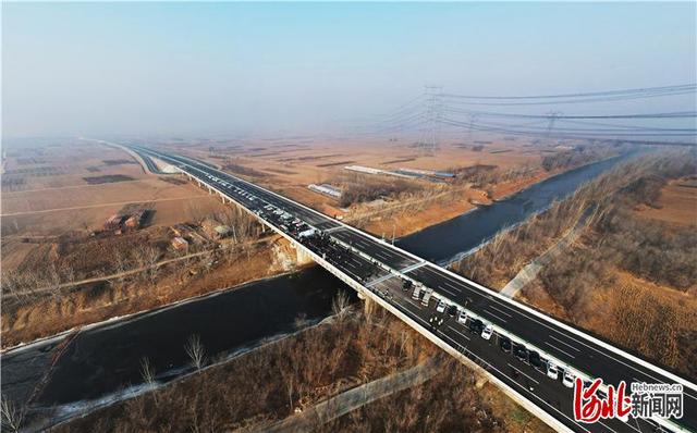 ���򼽅f(xi��)ͬ�l(f��)չ�����������ͨһ�w��