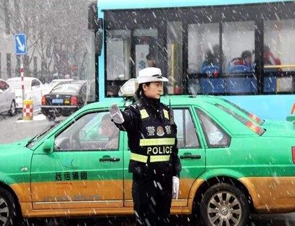 ����Ӱ�:���ˋDŮ��(ji��)�����Ӱ������펽��ɫ