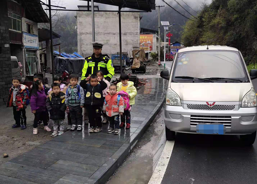 �F���\��:������꠲�@���T���d�׃����܇