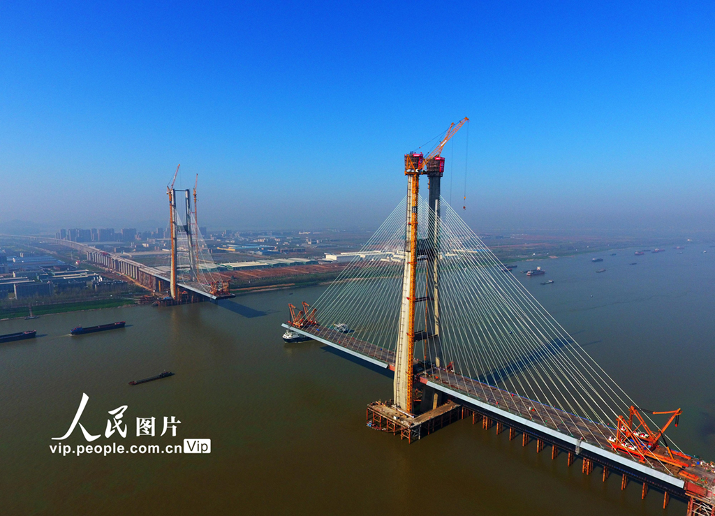 �����F·���~���L����������������