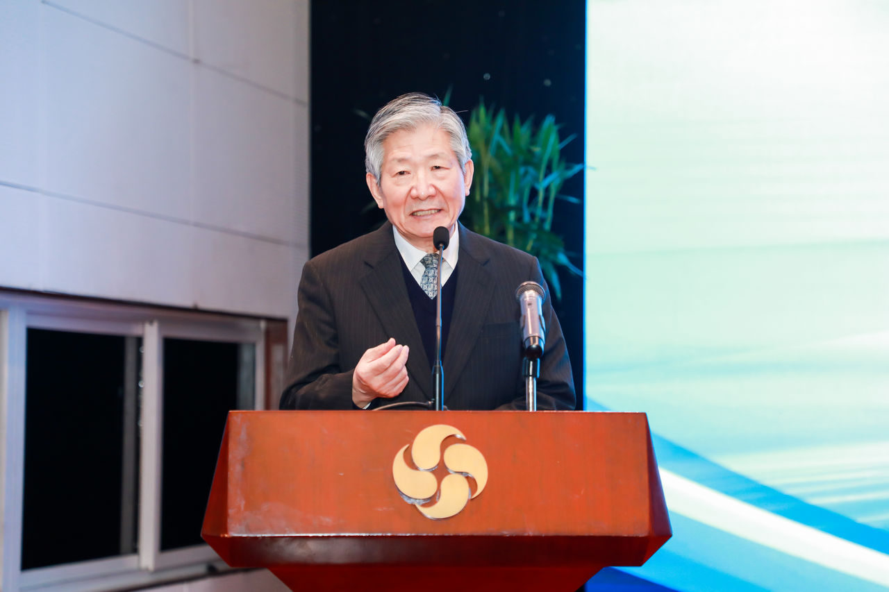 ����Ժ�l(f��)չ�о�����ԭ���������Ї���I(y��)�u�r�f(xi��)�����L���ƴ��ڶ����Ї���ͨ�Ƽ��l(f��)չ�����ּ���v