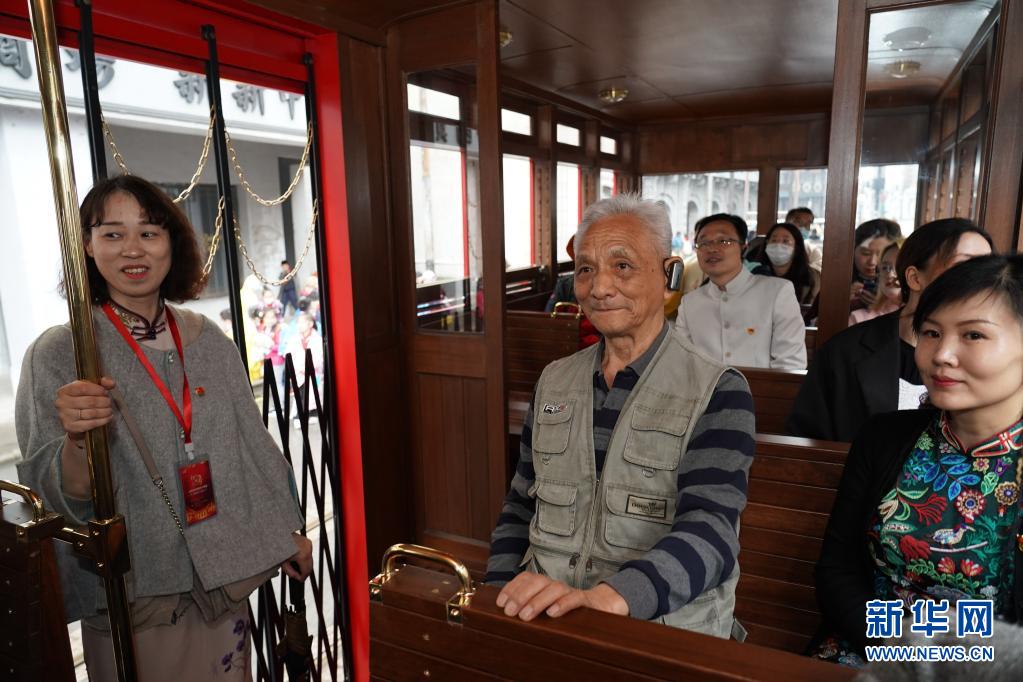 �����R�侳���W(xu��)�hʷ����Ӱ���F(tu��n)�_(k��i)���tɫ��ʿ