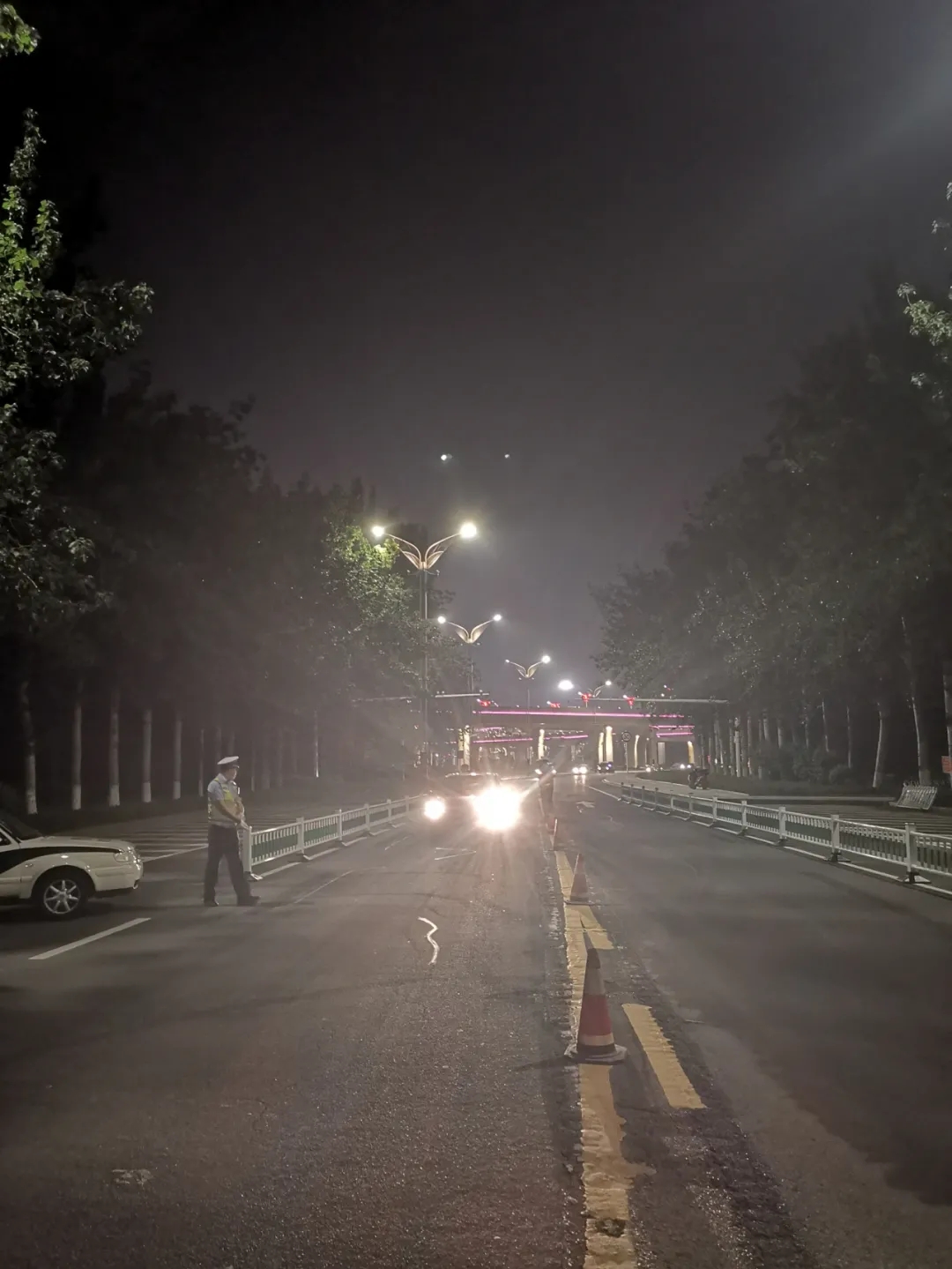 �ƺ��{�Σ�������H�������_չ�ļ�ҹ�������Є�