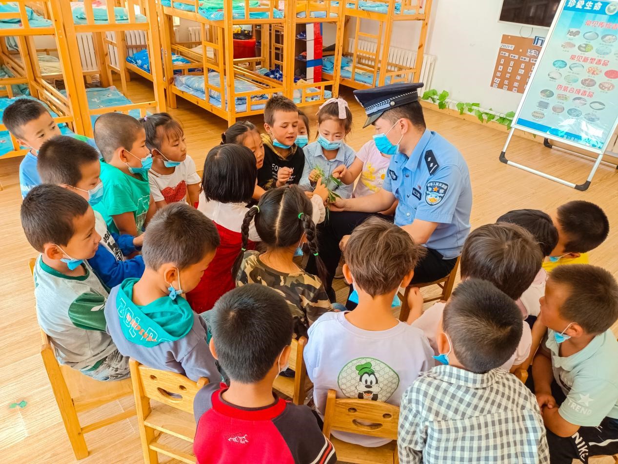 �½����磺�����������M(j��n)У�@�_չ �����������(d��ng)