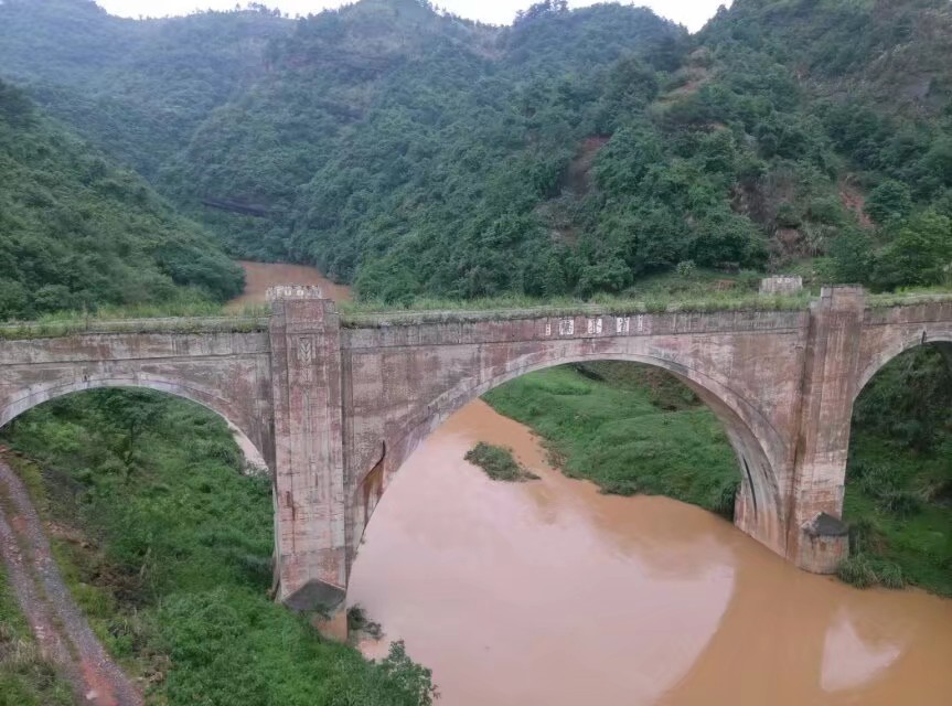 �عӢ���ȼ�ղ���ӵ��F·����