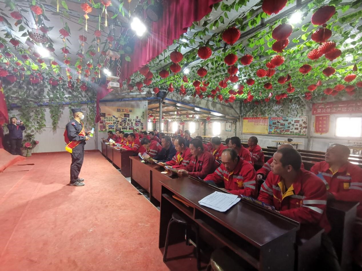 �½������º�߅���ɳ����_(k��i)չ�շ��������(d��ng)